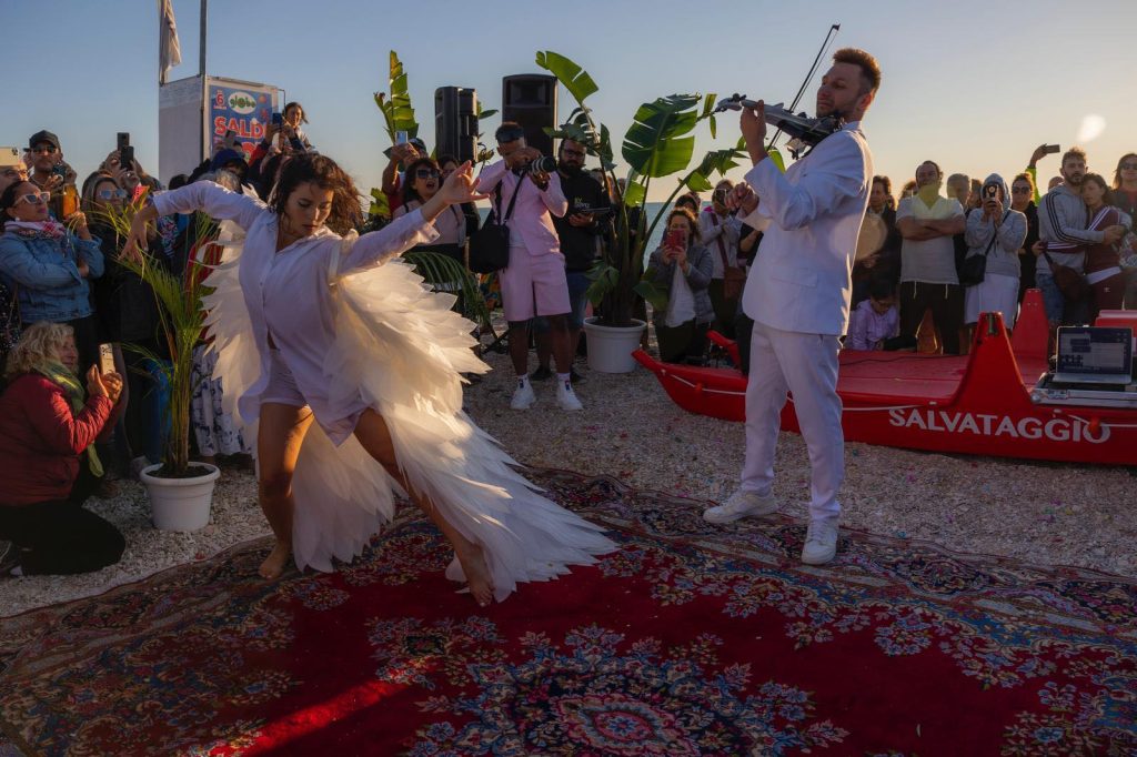 Viva la vida, l’alba del 14 agosto arriverà sulle note del violino di Alessandrini a Civitanova