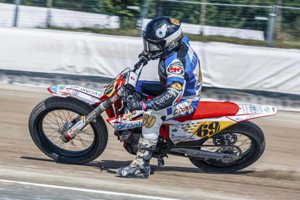 Mondiale Flat Track in Francia, la VRF al 2° e 4° posto con Halbert e Corradetti