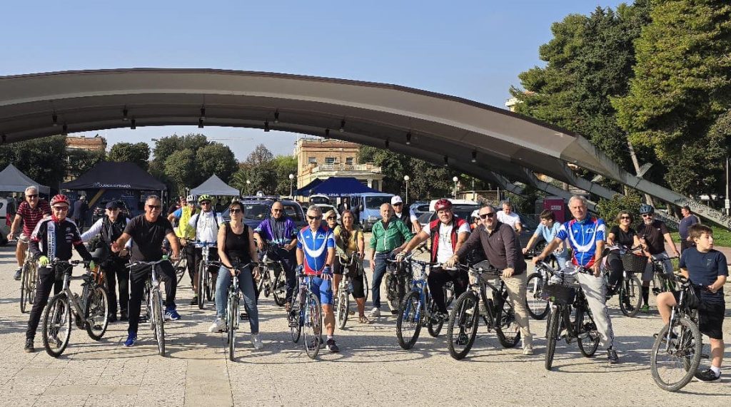 In 100 alla Pedalata dei Santi a Civitanova per uno stile di vita sano