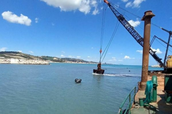 Dragaggio ultimato, il porto sangiorgese ora è navigabile