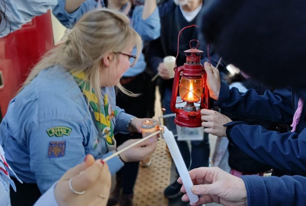 La luce della Pace da Betlemme giunge sabato in treno a Civitanova, domenica 22 dicembre in cattedrale a Fermo